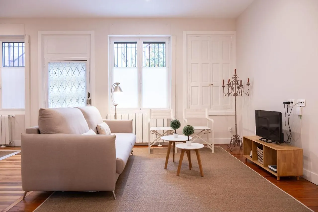 Apartamento En Casa Centenaria, Parque M.ªcristina Гечо 0*,